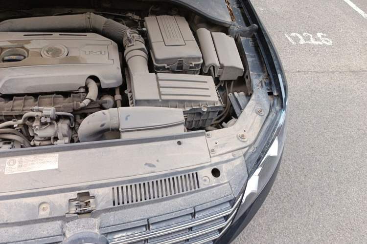 Used Volkswagen Passat 2011 1.8TSI Automatic Prestige Edition Engine Bay Left