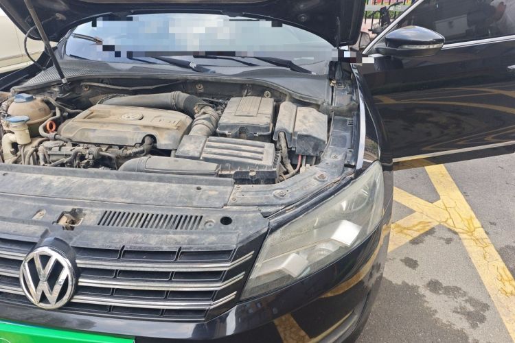 Used Volkswagen Passat 2011 1.8TSI Automatic Prestige Edition Engine Bay Left