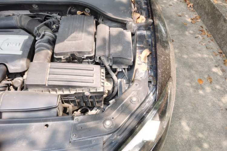 Used Volkswagen Passat 2011 1.8TSI Automatic Prestige Edition Engine Bay Left