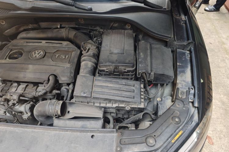 Used Volkswagen Passat 2011 1.8TSI DSG Prestige Edition Engine Bay Left