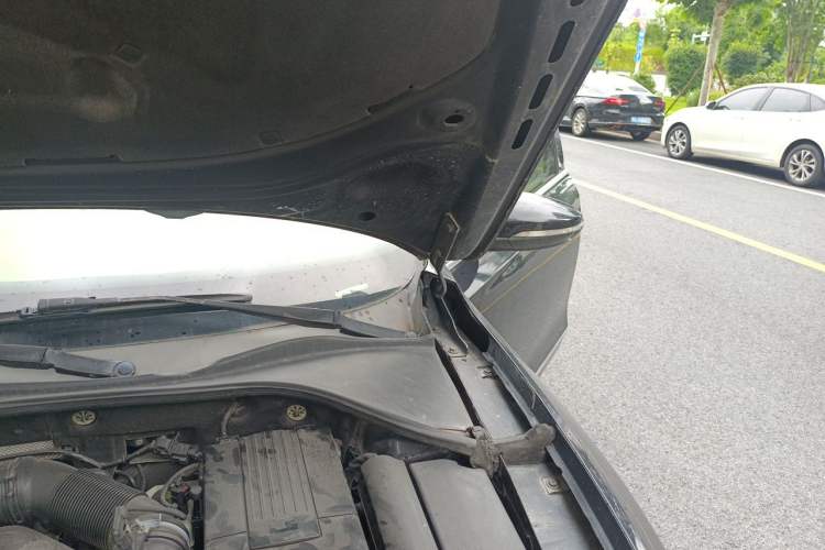 Used Volkswagen Passat 2011 1.8 TSI DSG Ultimate Edition Engine Bay Left