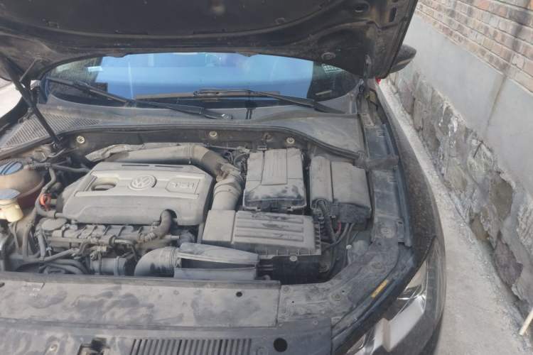 Used Volkswagen Passat 2011 2.0 TSI DSG Premium Edition Engine Bay Left
