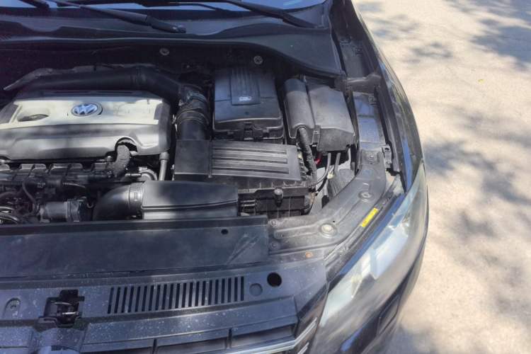 Used Volkswagen Passat 2011 1.8TSI DSG Prestige Edition Engine Bay Left