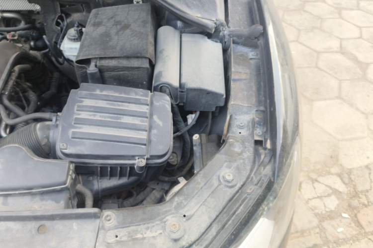 Used Volkswagen Passat 2011 1.4 TSI Manual Luxury Edition Engine Bay Left