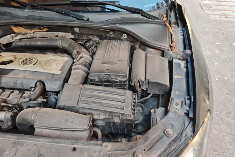 Used Volkswagen Passat 2011 1.8TSI DSG Prestige Edition Engine Bay Left