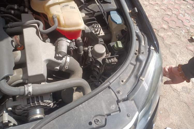 Used Volkswagen Passat 2011 1.8T Automatic Luxury Model Engine Bay Left
