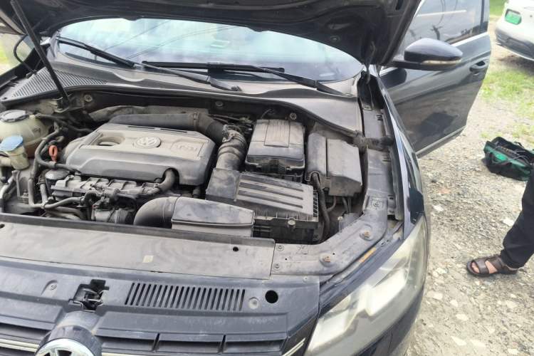 Used Volkswagen Passat 2011 1.8TSI DSG Prestige Edition Engine Bay Left