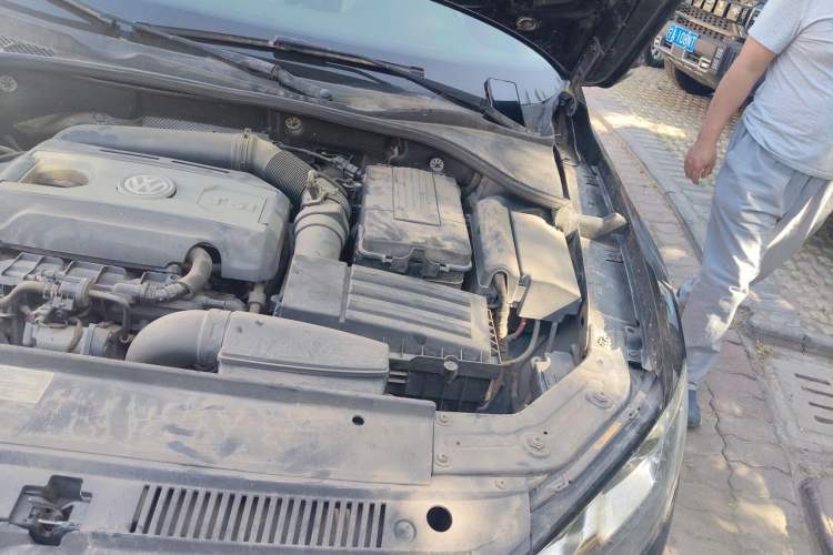 Used Volkswagen Passat 2011 1.8TSI DSG Prestige Edition Engine Bay Left