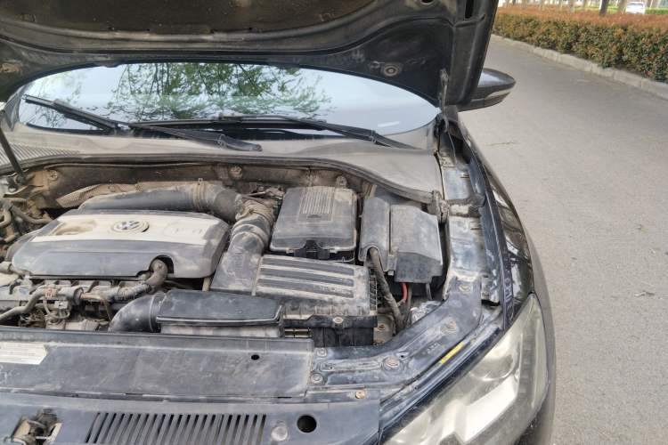 Used Volkswagen Passat 2011 2.0 TSI DSG Premium Edition Engine Bay Left