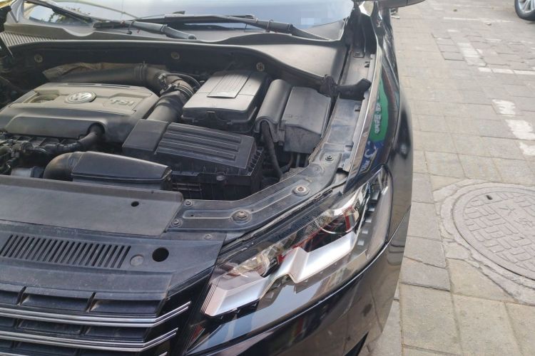 Used Volkswagen Passat 2011 1.8TSI Automatic Prestige Edition Engine Bay Left
