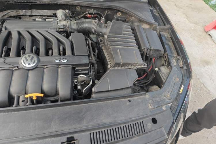 Used Volkswagen Passat 2011 3.0L V6 DSG Flagship Deluxe Edition Engine Bay Left