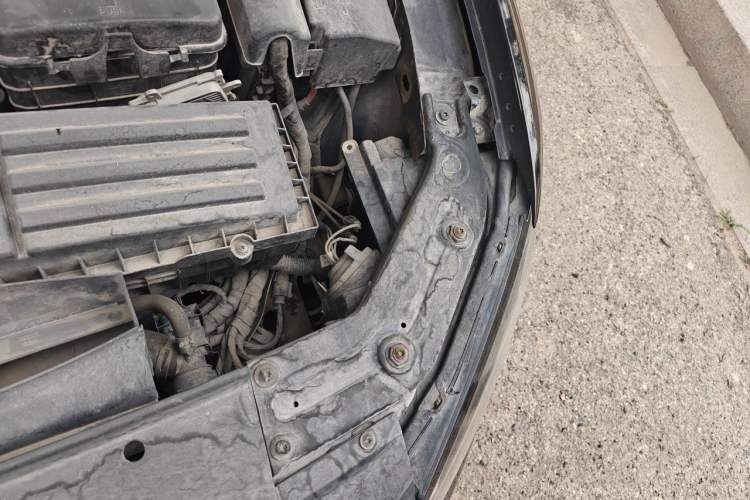 Used Volkswagen Passat 2011 1.8 TSI DSG Prestige Edition Engine Bay Left