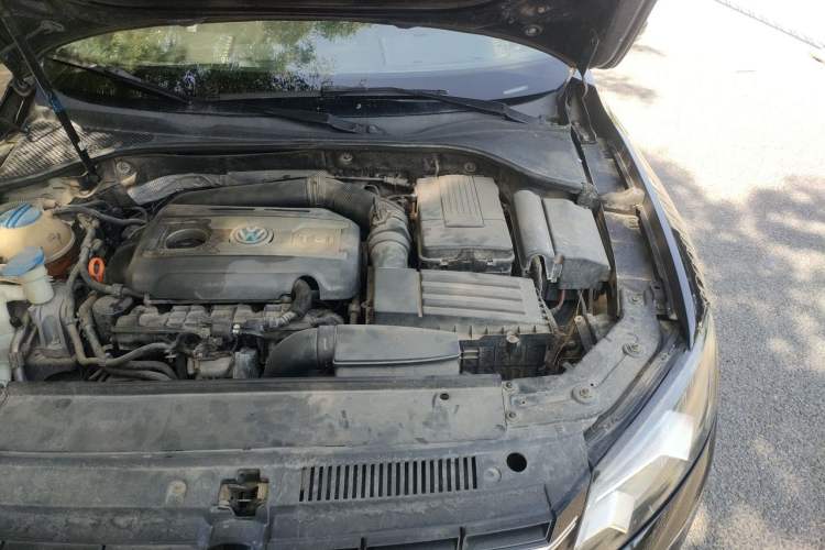 Used Volkswagen Passat 2011 1.8TSI Automatic Prestige Edition Engine Bay Left