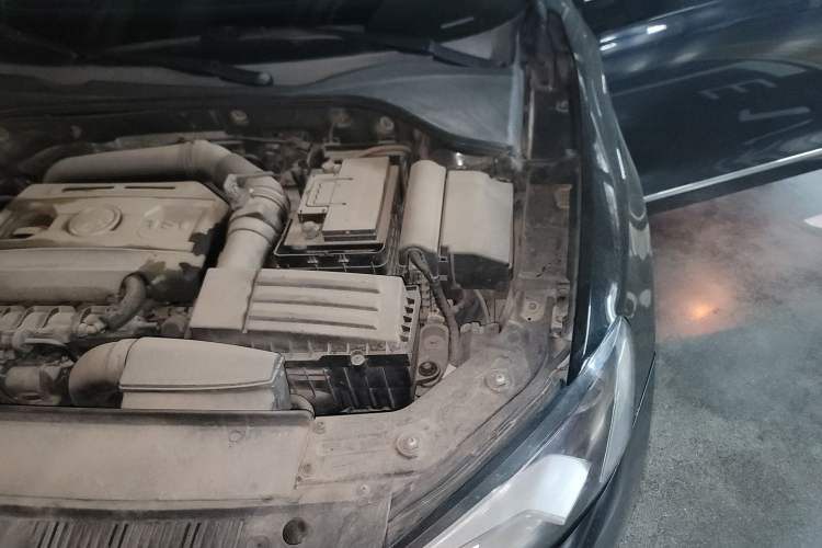 Used Volkswagen Passat 2011 1.8 TSI DSG Prestige Edition Engine Bay Left