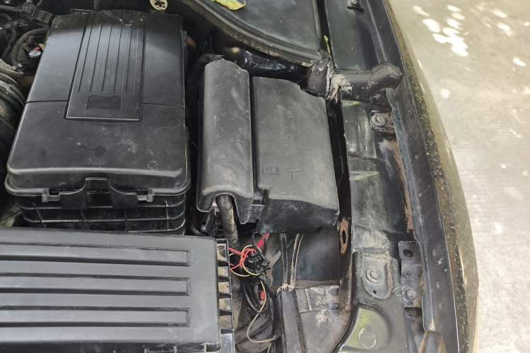 Used Volkswagen Passat 2011 1.8TSI Automatic Prestige Edition Engine Bay Left