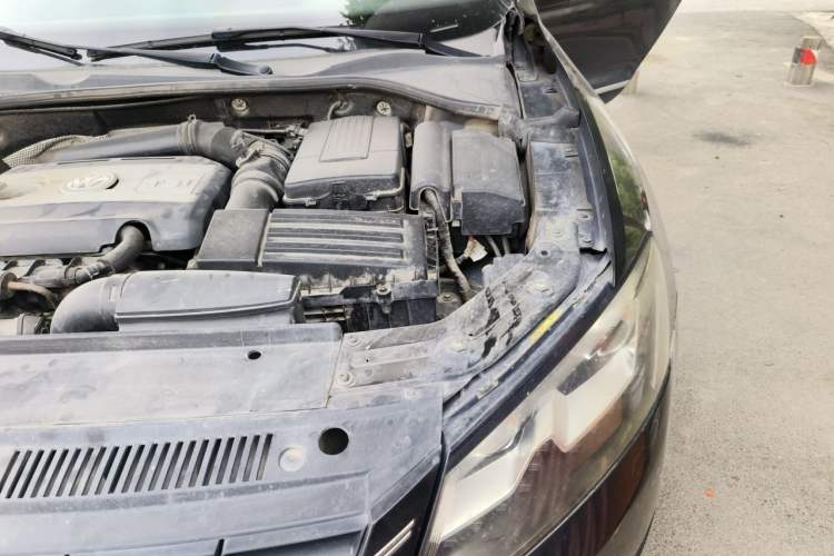 Used Volkswagen Passat 2011 1.8TSI Automatic Prestige Edition Engine Bay Left