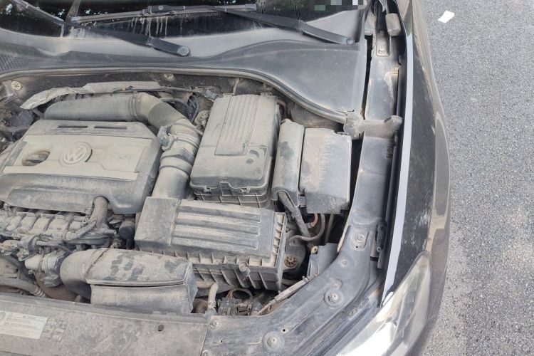 Used Volkswagen Passat 2011 2.0 TSI DSG Premium Edition Engine Bay Left