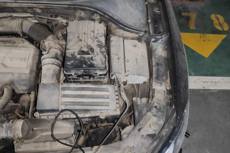 Used Volkswagen Passat 2011 1.8TSI Automatic Prestige Edition Engine Bay Left
