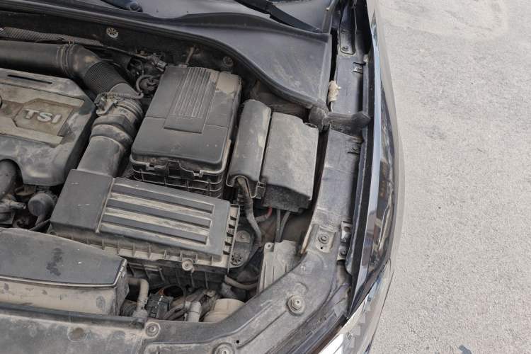 Used Volkswagen Passat 2011 2.0 TSI DSG Premium Edition Engine Bay Left
