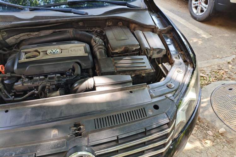Used Volkswagen Passat 2011 1.8 TSI DSG Prestige Edition Engine Bay Left