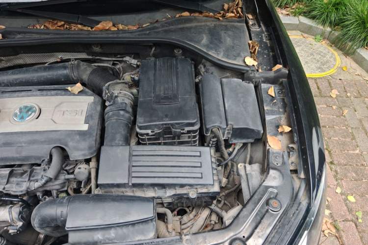 Used Volkswagen Passat 2011 1.8TSI Automatic Prestige Edition Engine Bay Left