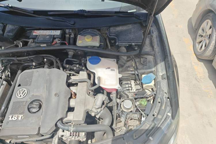 Used Volkswagen Passat 2011 1.8T Automatic Luxury Model Engine Bay Left
