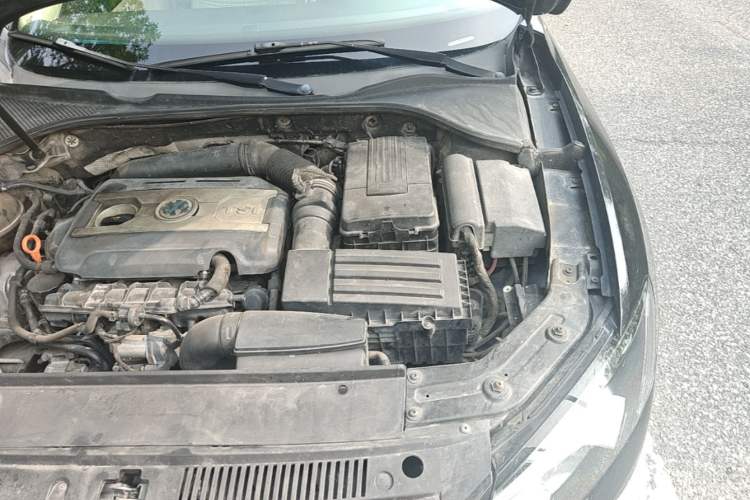 Used Volkswagen Passat 2011 1.8TSI Automatic Prestige Edition Engine Bay Left