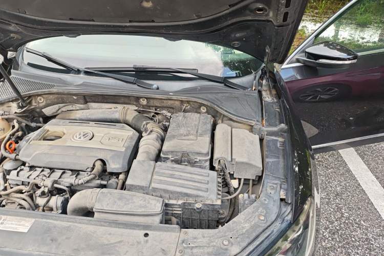 Used Volkswagen Passat 2011 1.8 TSI DSG Prestige Edition Engine Bay Left