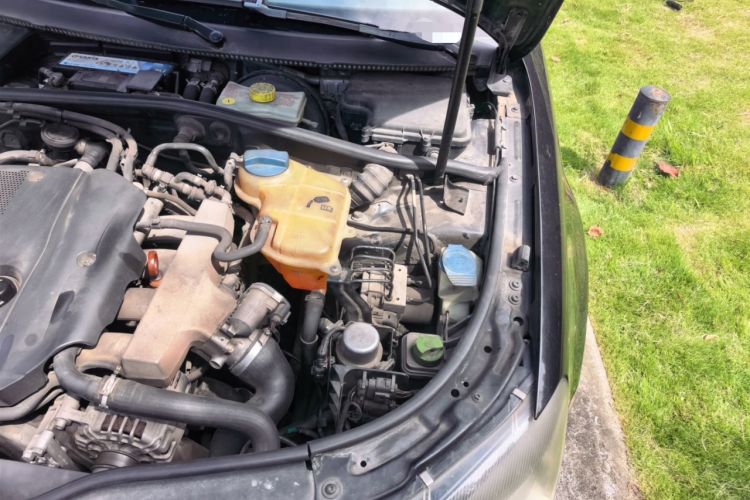 Used Volkswagen Passat 2011 1.8T Automatic Luxury Model Engine Bay Left