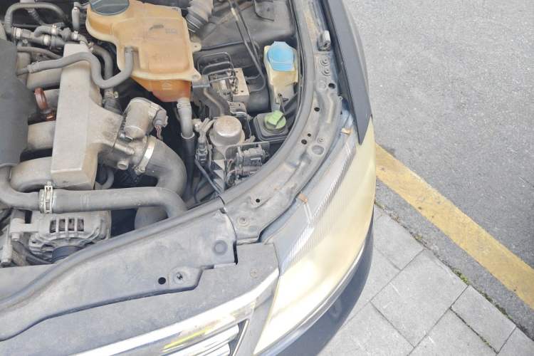 Used Volkswagen Passat 2011 1.8T Automatic Luxury Model Engine Bay Left