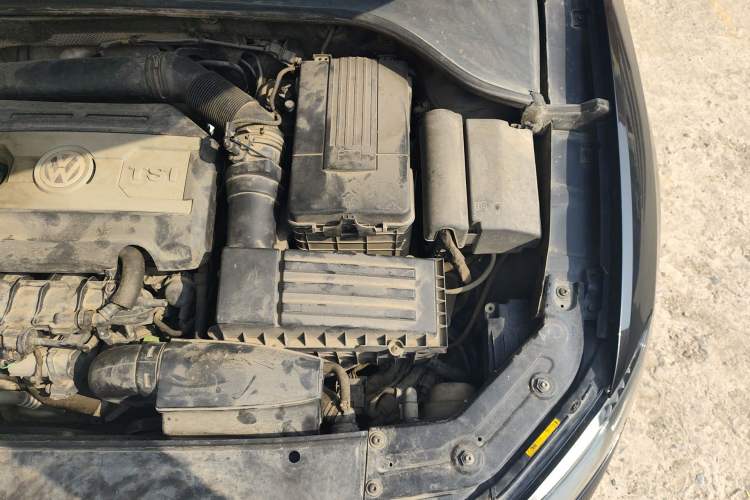 Used Volkswagen Passat 2011 1.8 TSI DSG Ultimate Edition Engine Bay Left