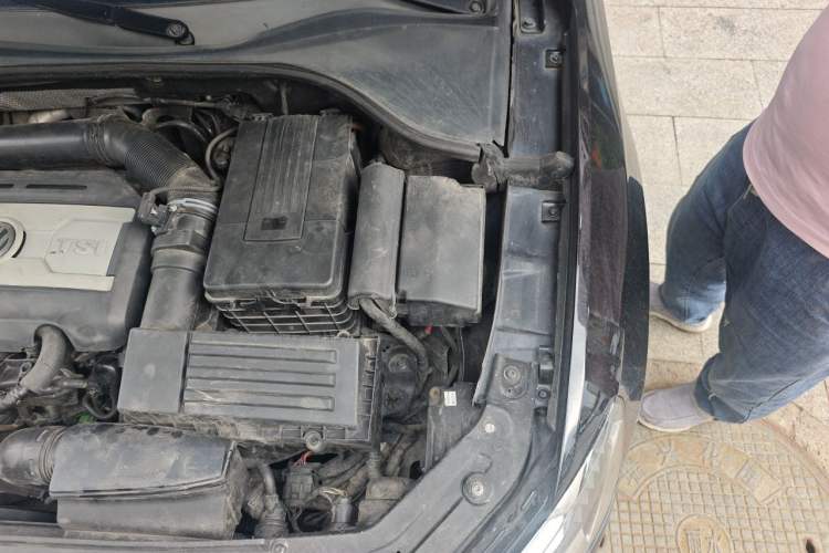 Used Volkswagen Passat 2011 1.8TSI DSG Prestige Edition Engine Bay Left