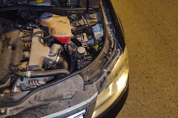 Used Volkswagen Passat 2011 1.8T Automatic Luxury Model Engine Bay Left