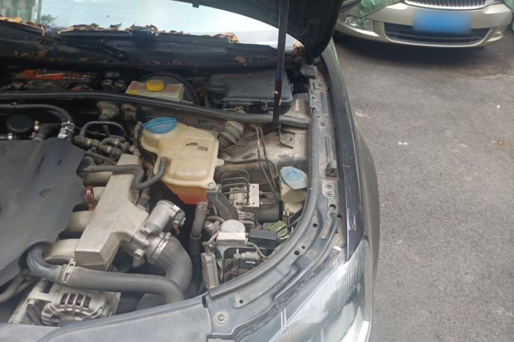 Used Volkswagen Passat 2011 1.8T Automatic Luxury Model Engine Bay Left