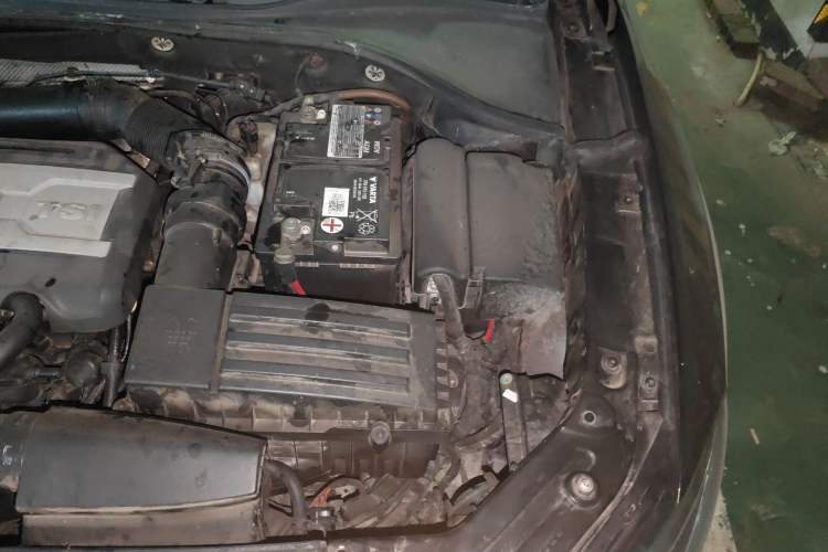 Used Volkswagen Passat 2011 1.8 TSI DSG Prestige Edition Engine Bay Left