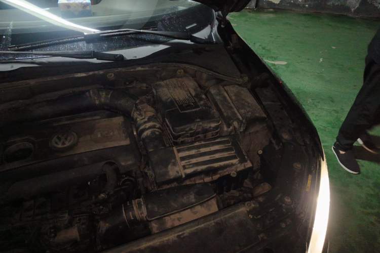 Used Volkswagen Passat 2011 1.8TSI DSG Prestige Edition Engine Bay Left