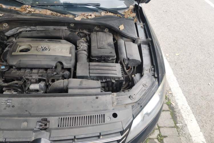 Used Volkswagen Passat 2011 1.8TSI DSG Prestige Edition Engine Bay Left