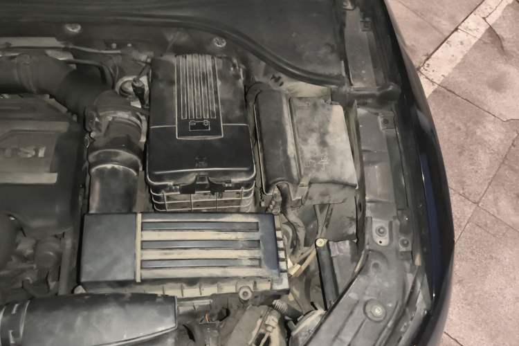Used Volkswagen Passat 2011 1.8TSI Automatic Prestige Edition Engine Bay Left