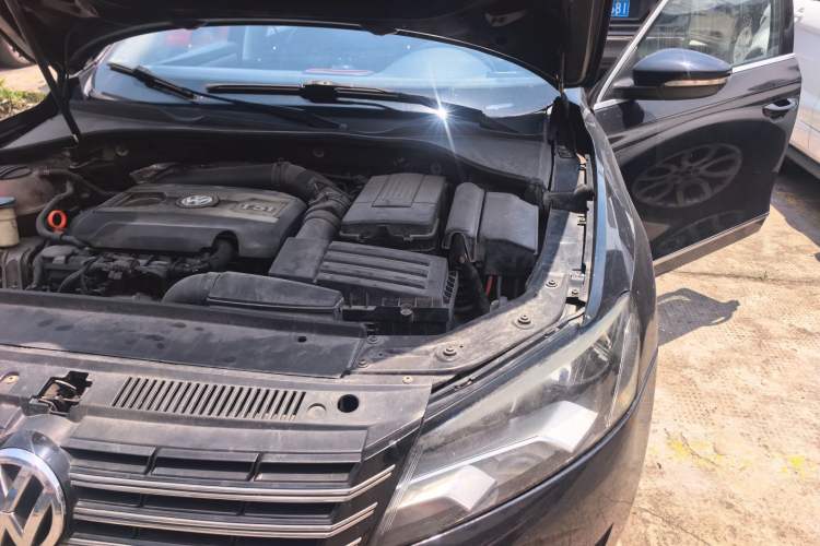 Used Volkswagen Passat 2011 1.8 TSI DSG Prestige Edition Engine Bay Left