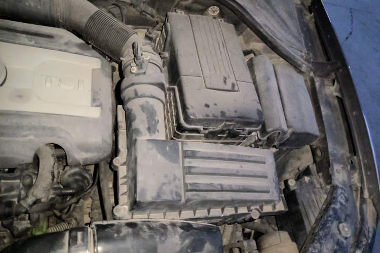 Used Volkswagen Passat 2011 2.0 TSI DSG Premium Edition Engine Bay Left