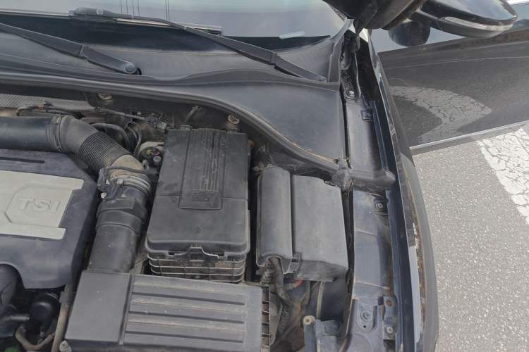 Used Volkswagen Passat 2011 1.8 TSI DSG Prestige Edition Engine Bay Left
