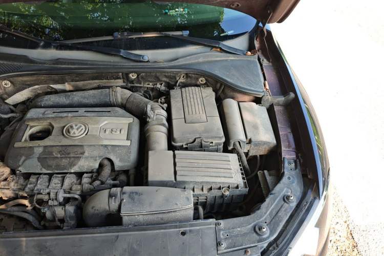 Used Volkswagen Passat 2011 1.8TSI Automatic Prestige Edition Engine Bay Left
