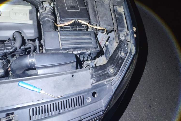 Used Volkswagen Passat 2011 1.8TSI DSG Prestige Edition Engine Bay Left