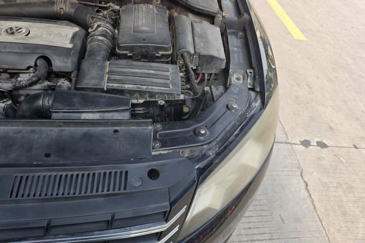 Used Volkswagen Passat 2011 1.8 TSI DSG Prestige Edition Engine Bay Left