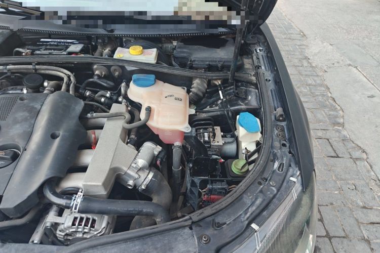 Used Volkswagen Passat 2011 1.8T Manual Luxury Model Engine Bay Left