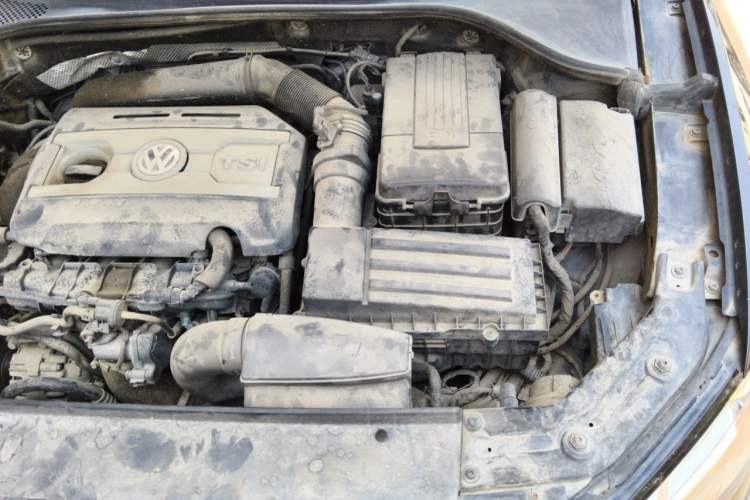 Used Volkswagen Passat 2011 1.8TSI DSG Prestige Edition Engine Bay Left