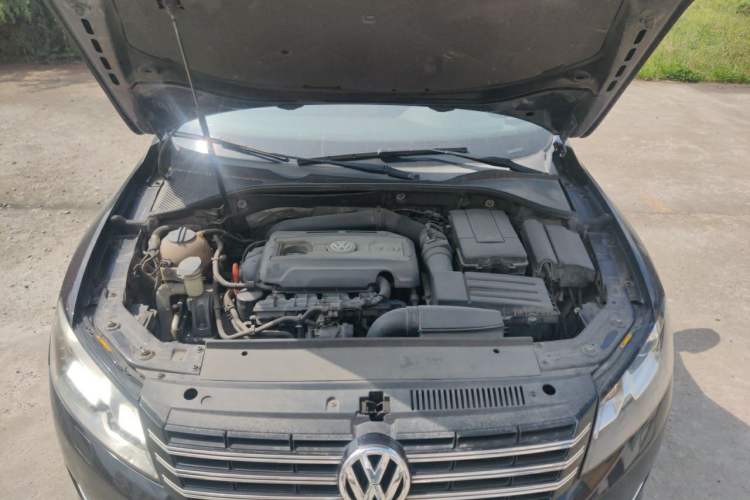 Used Volkswagen Passat 2011 1.8 TSI DSG Prestige Edition Engine Bay