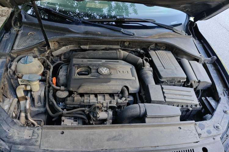 Used Volkswagen Passat 2011 1.8 TSI DSG Prestige Edition Engine Bay