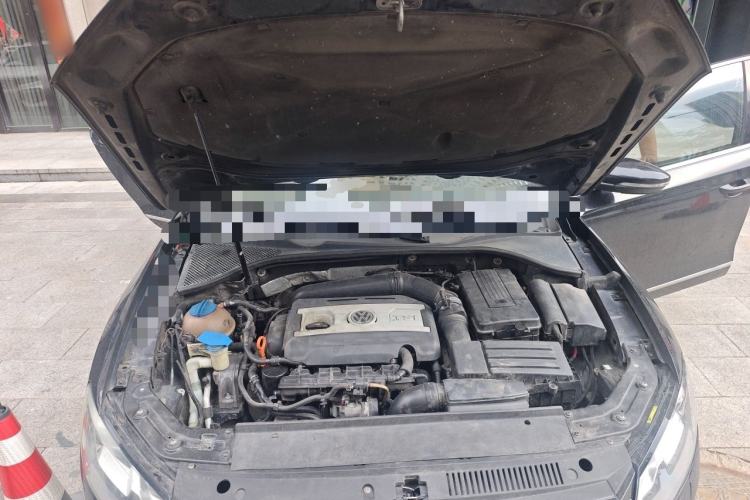 Used Volkswagen Passat 2011 1.8TSI DSG Prestige Edition Engine Bay