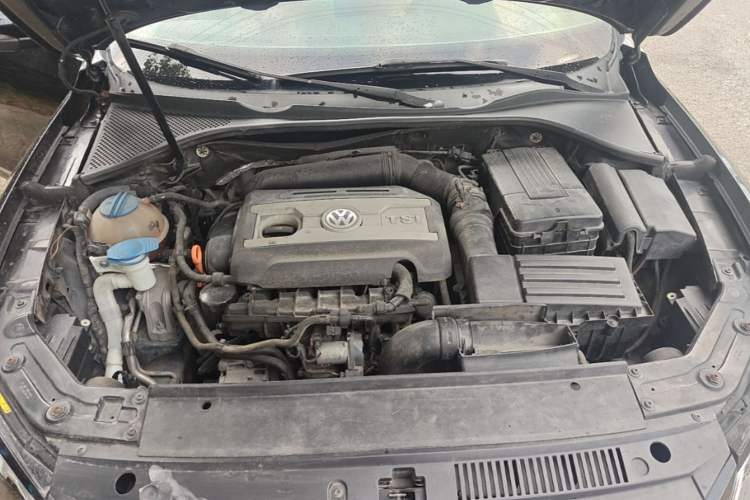 Used Volkswagen Passat 2011 2.0 TSI DSG Premium Edition Engine Bay